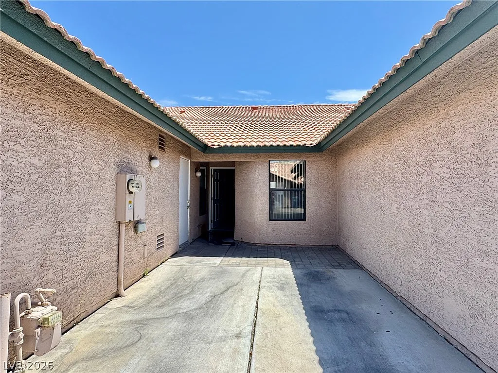2 bed, 2.0 bath, 1119 sqft, $1,650 — Photo 2