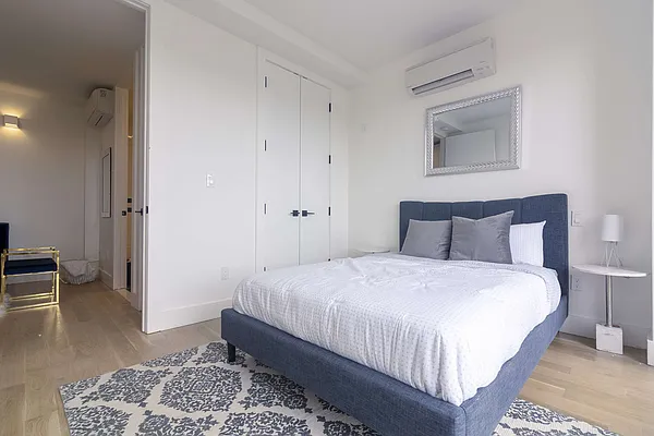 Rented by Evergreen Apartments BK | media 28