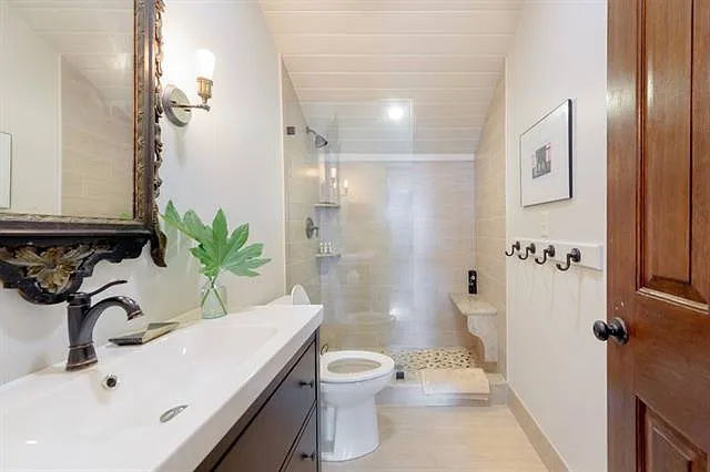 2028 Magazine St — Photo 13
