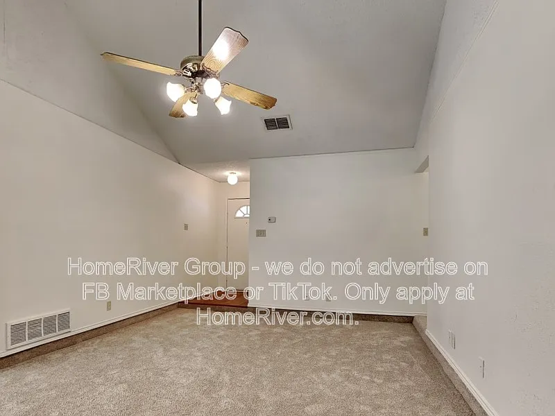 3 bed, 2.0 bath, 1182 sqft, $1,995 — Photo 4