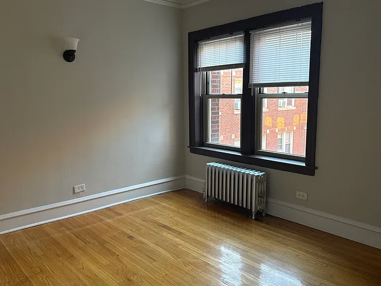 51175 W Montrose Ave #3A — Photo 6