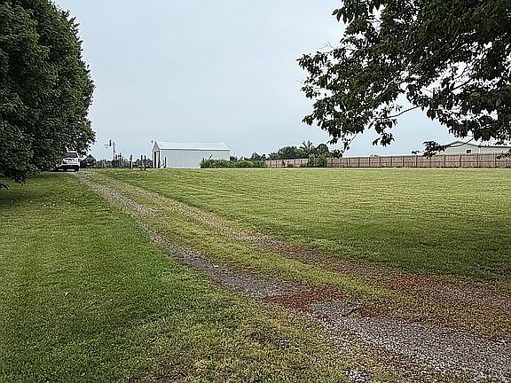 4th image of 340 Deer Ridge Rd