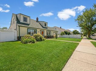 23 John Ln, Levittown, NY 11756
