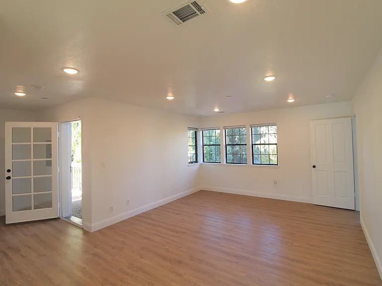 859 Diablo Ave #D — Photo 6