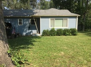 2420 SW Shunga Dr, Topeka, KS 66611