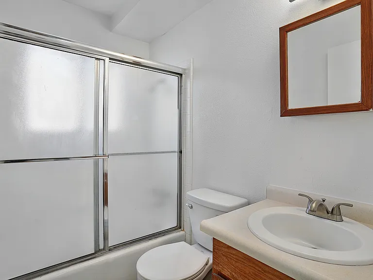 Woodlawn Apartment Homes — Photo 14