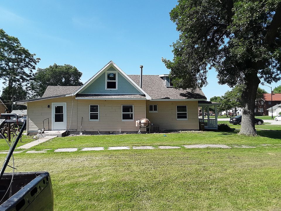 1st image of 217 N 4th St
