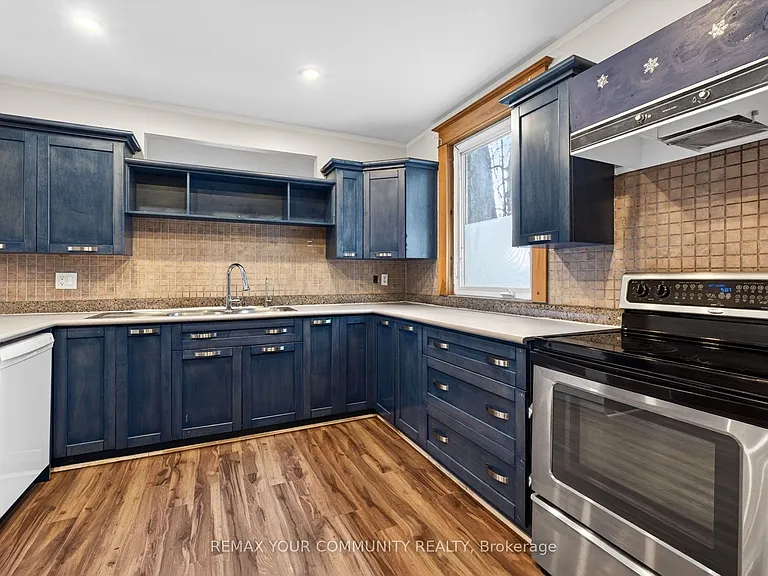 66 Wallace St — Photo 9