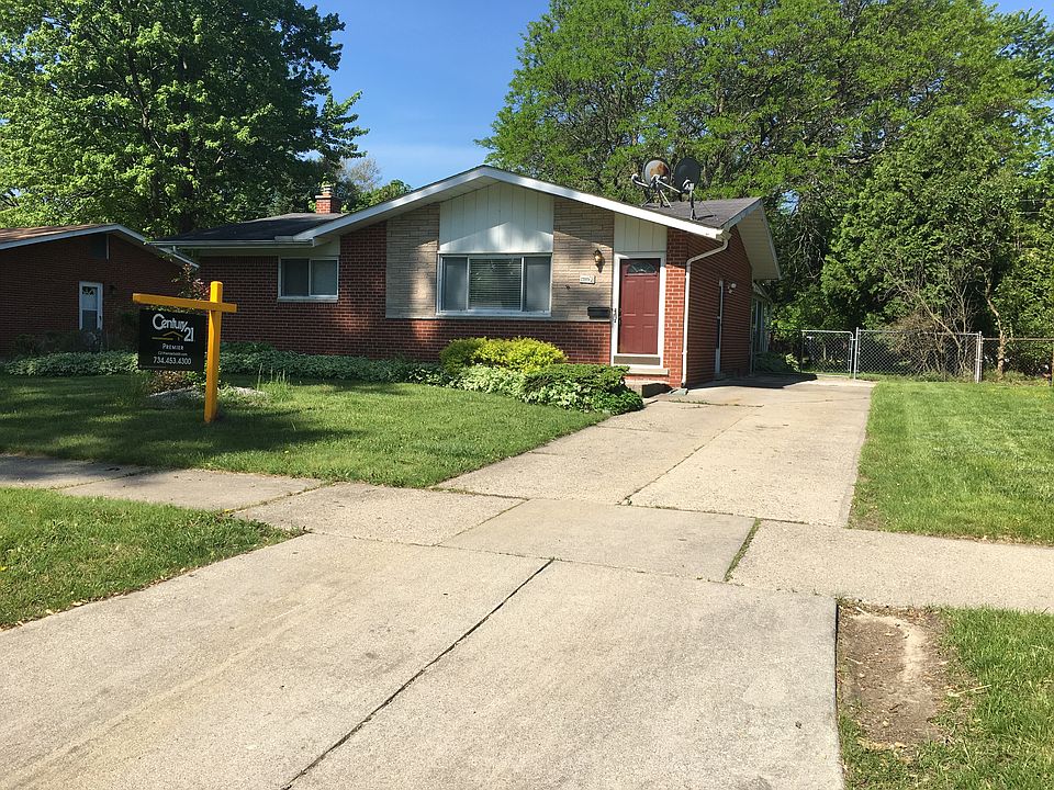 1st image of 22079 Malden Ave