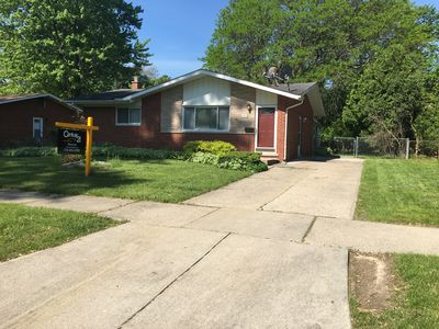 22079 Malden Ave, Farmington Hills, MI, 48336