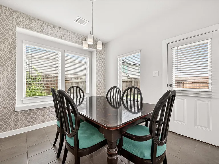 6803 Alamitos Ct — Photo 17