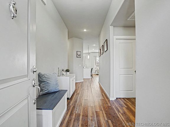 5th image of 4803 E Galveston Pl