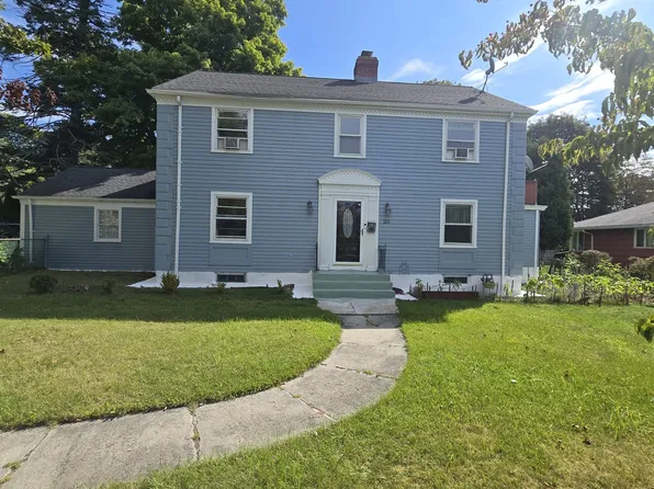 203 Burncoat St, Worcester, MA 01606