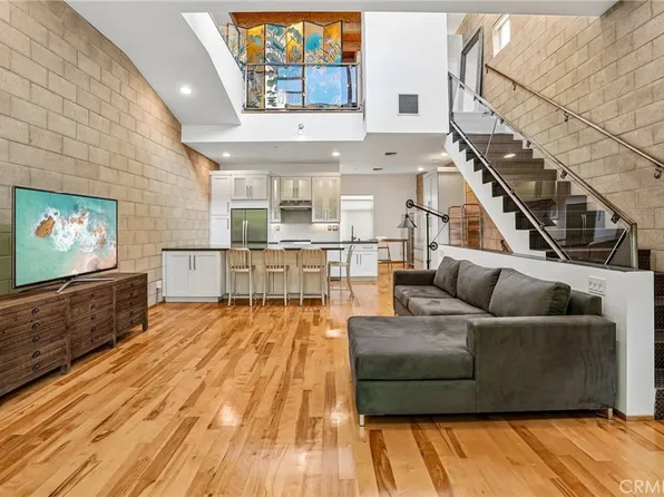 717 N Highland Ave Suite 21, Los Angeles, CA 90038