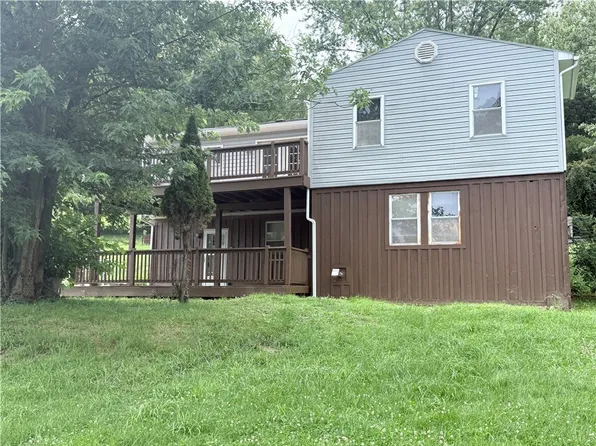 208 McCleary Rd, Hookstown, PA 15050