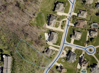 301 Wooded Valley Dr, New Albany, IN 47150