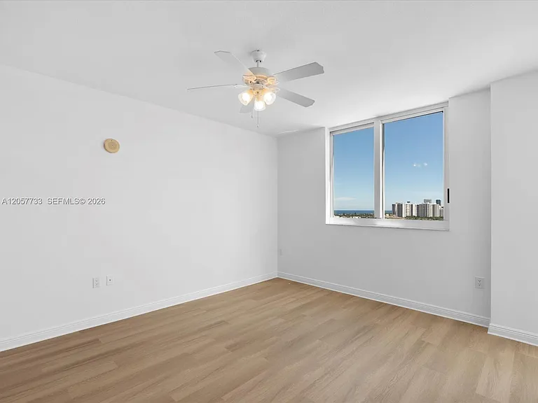 1745 E Hallandale Beach Blvd #2007W — Photo 33