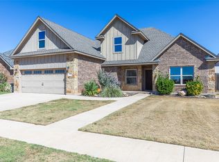 7117 McLeod Dr, Abilene, TX 79602