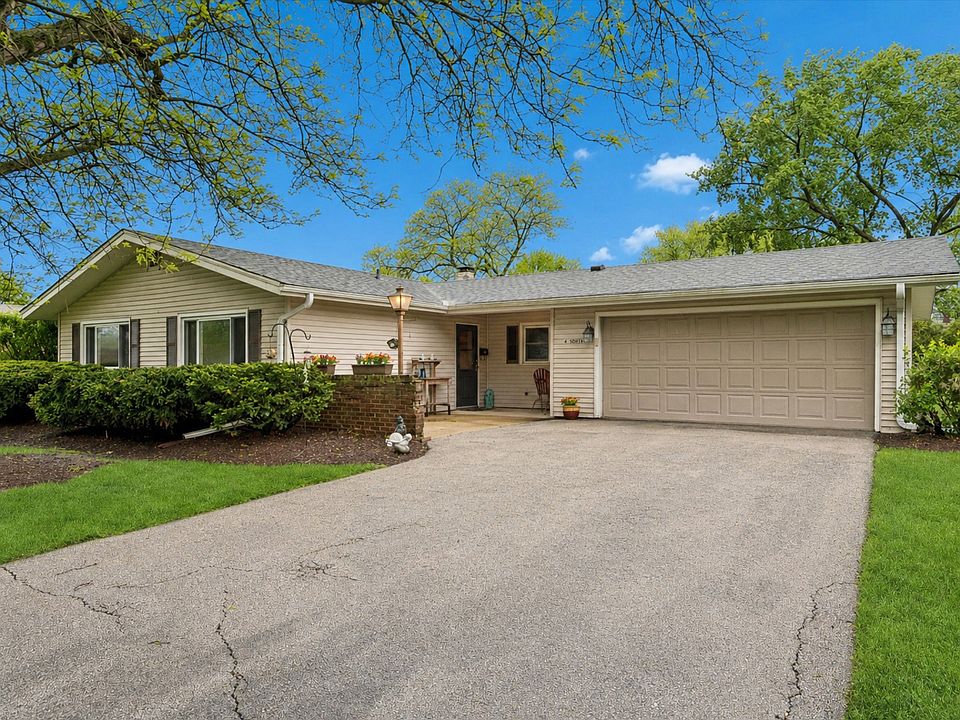1st image of 4 S Cypress Ln