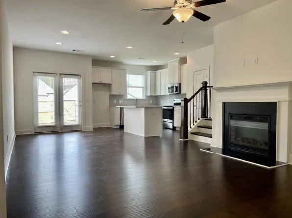 123 Auburn Run Ln #1, Auburn, GA 30011