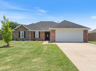 1225 Humphrey St, Pea Ridge, AR 72751