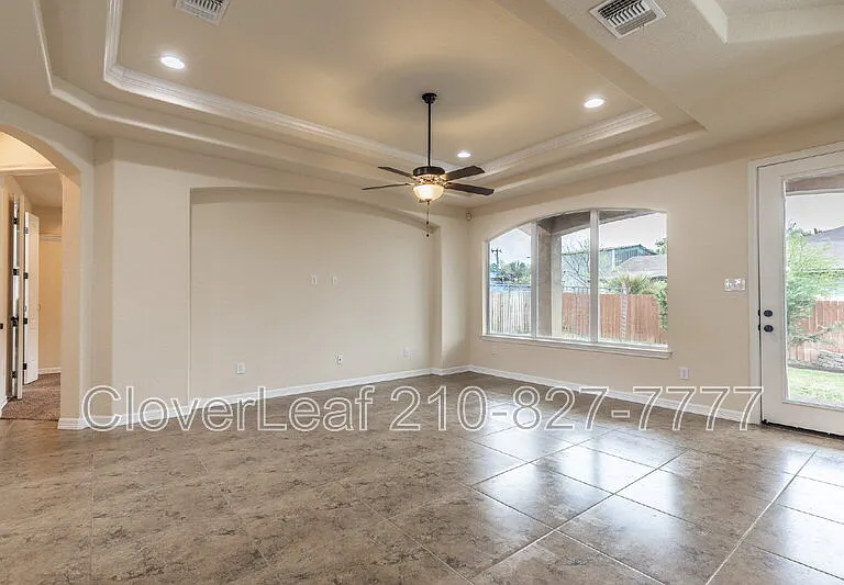 6126 Lowrie — Photo 15