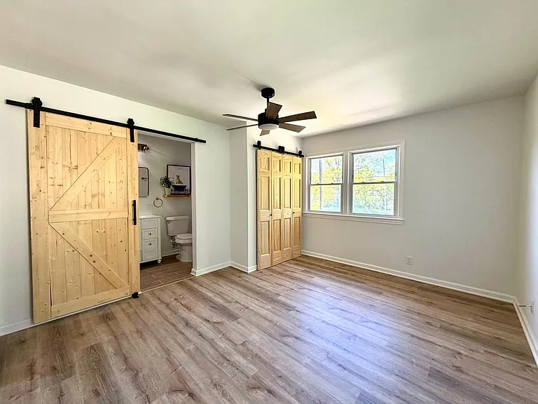1699 Warrensville Center Rd — Photo 13