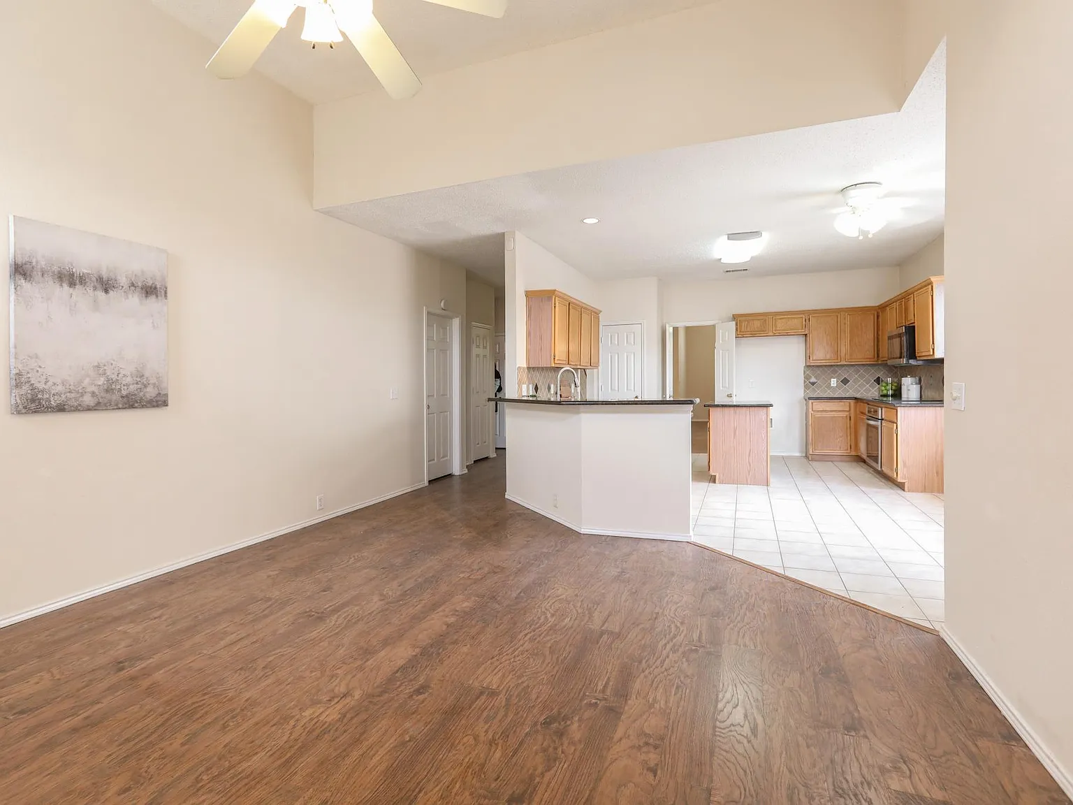 4 bed, 3.5 bath, 2347 sqft, $2,950 — Photo 3