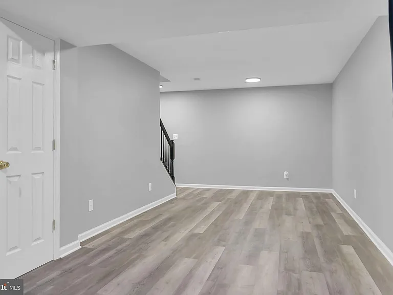 2548 Port Potomac Ave — Photo 38