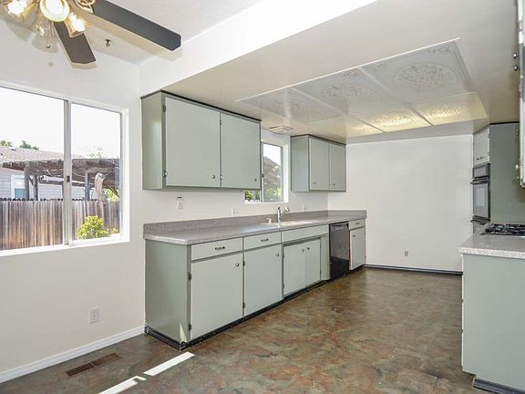 5th image of 745 Montview Dr