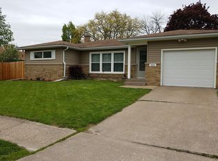 1810 38th St, Moline, IL 61265