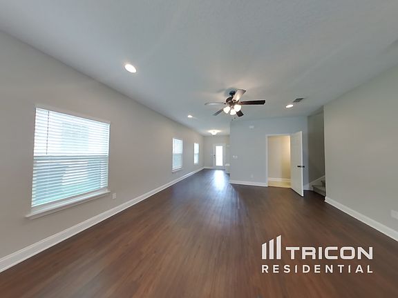 3rd image of 523 Meldrum Ln