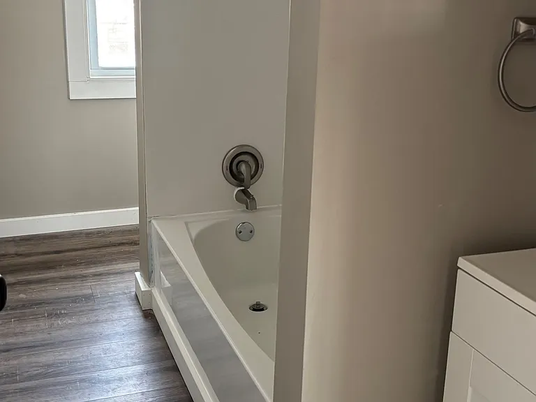 750 Brown St — Photo 18