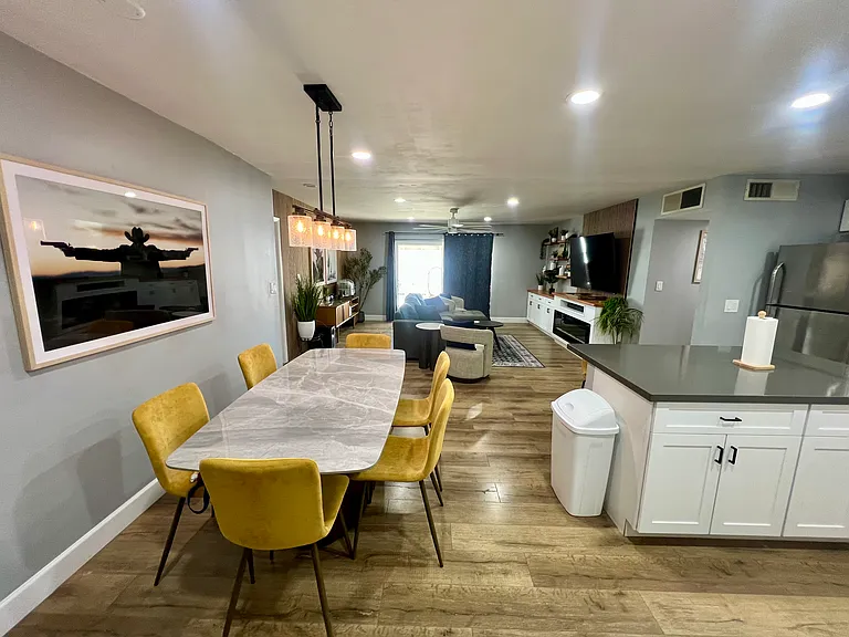 7301 E Almeria Rd — Photo 15