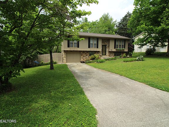 3rd image of 7629 SW Hawthorne Dr