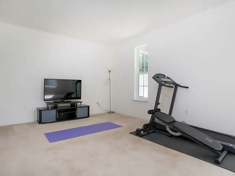 24 Grissom Dr — Photo 27