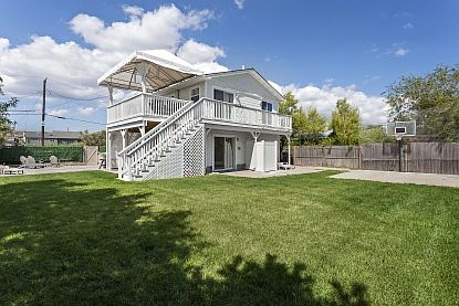1st image of 13 Bay Ave