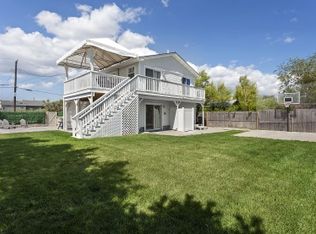 13 Bay Ave, East Quogue, NY 11942