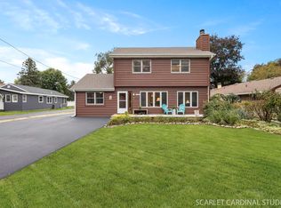 28W569 Warrenville Rd, Warrenville, IL 60555