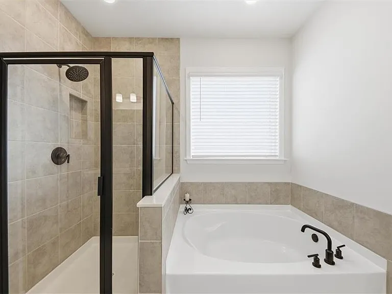 3939 Alderstone Dr — Photo 52