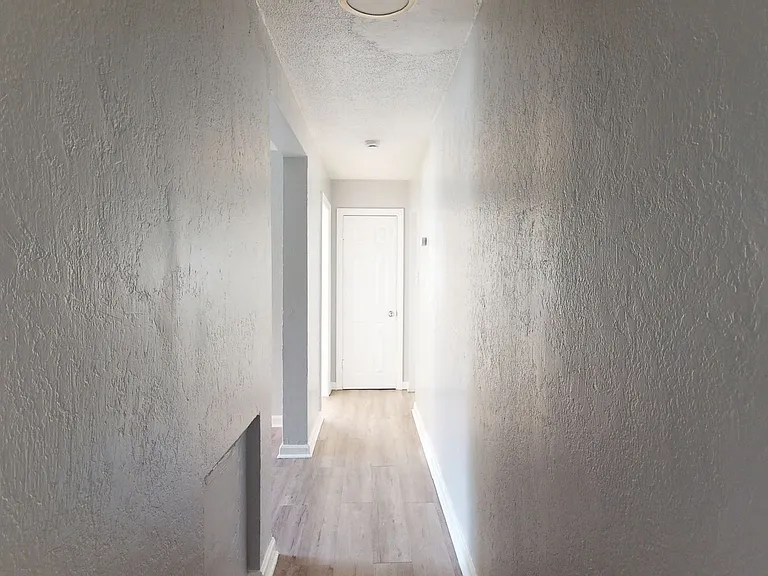 6625 Bancroft Ave — Photo 7