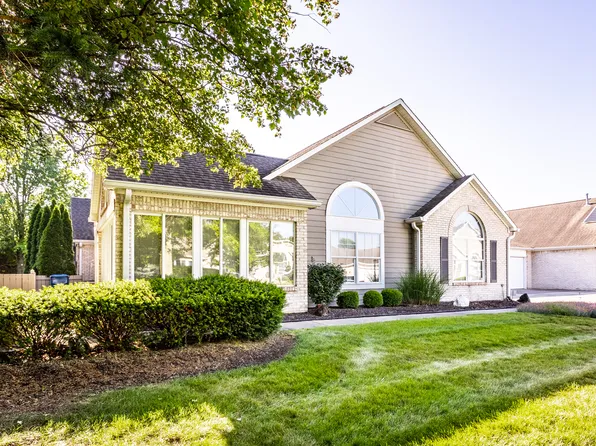 7308 Lake Lakota Pl, Indianapolis, IN 46217
