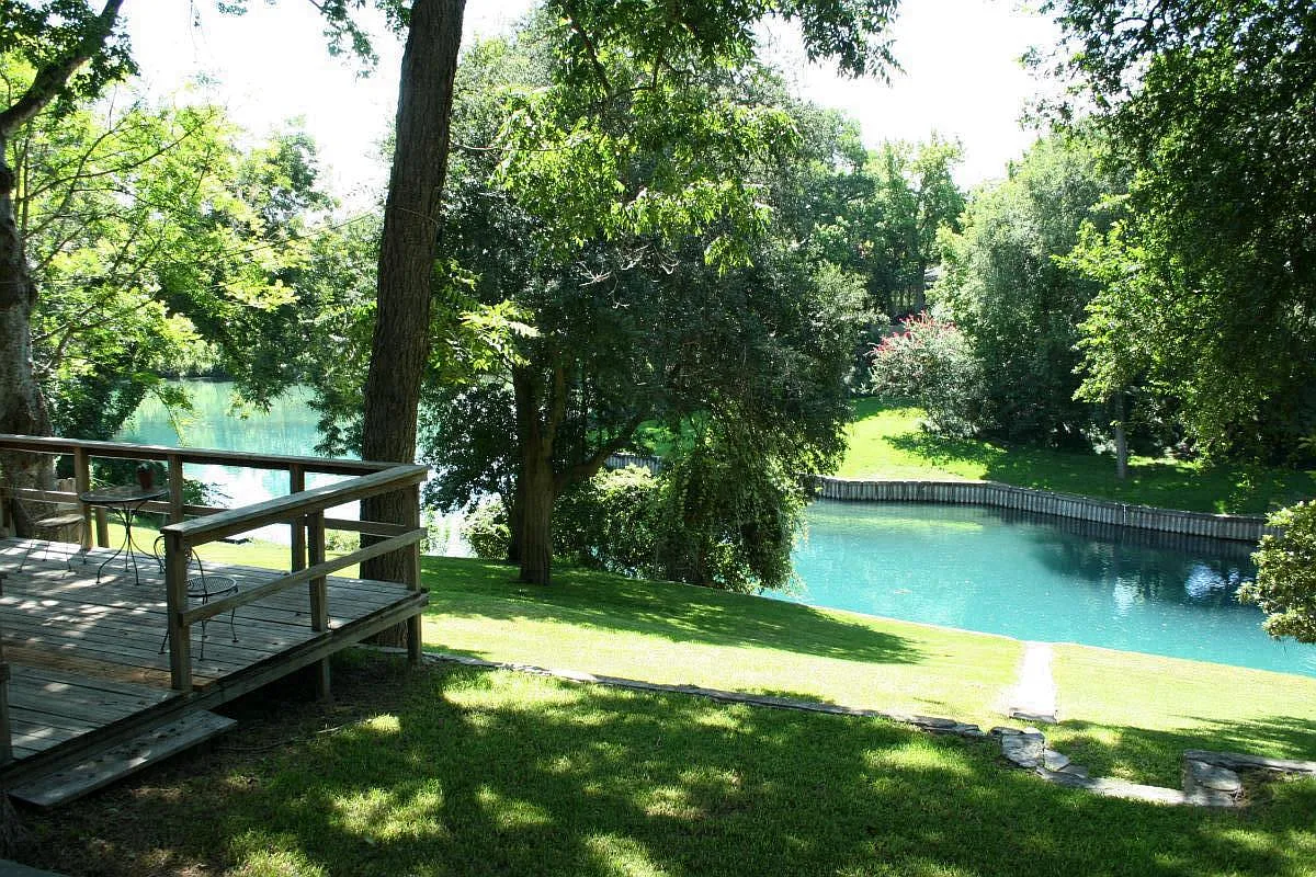 3 bed, 1696 sqft, $3,850 — Photo 1
