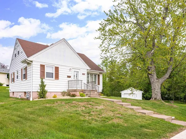 3424 Woodland Ave, Duluth, MN 55803