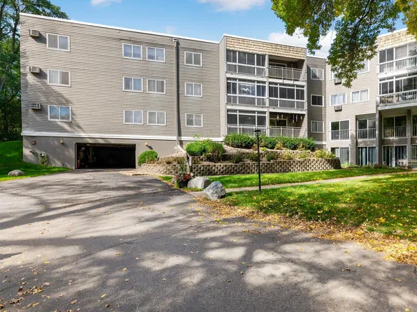 135 Viking Dr E APT 117, Little Canada, MN 55117