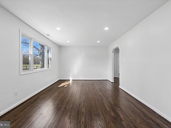 3rd image of 16206 Ashbox Rd