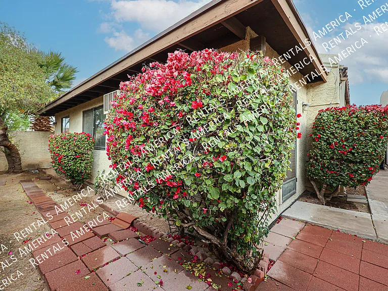 1621 E Vaughn St — Photo 37
