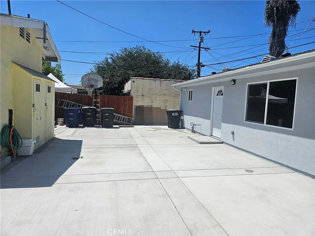 2 bed, 850 sqft, $2,975 — Photo 4