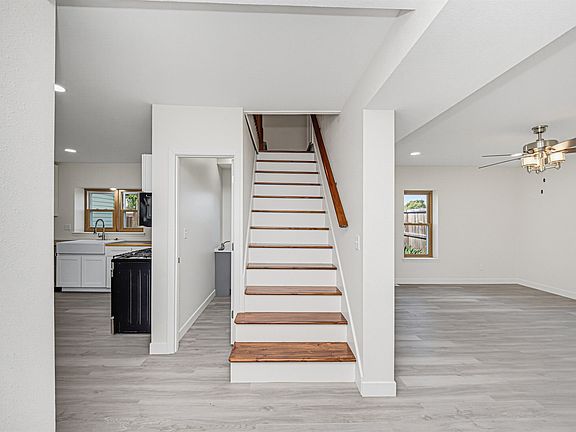 3rd image of 215 W Main St