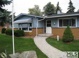 2516 W Walton Blvd, Waterford, MI